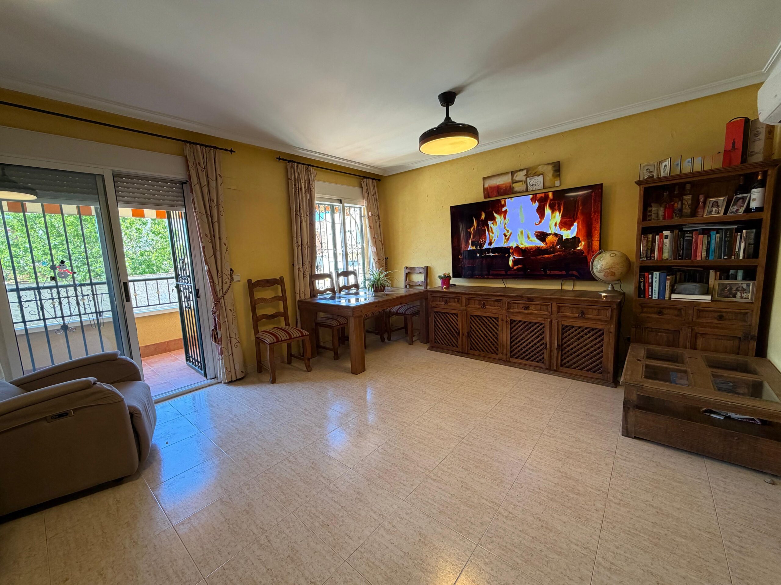 Amplio bungalow en venta en Catral